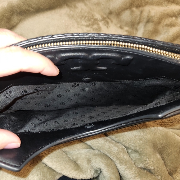 Authentic tory burch clutch - Picture 6 of 13